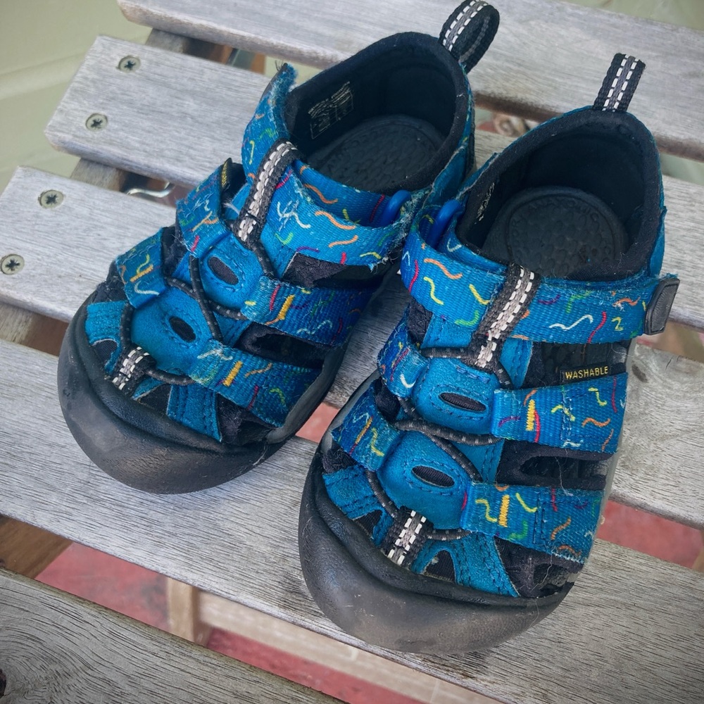 Toddler keens Newport H2 sandals- 7T